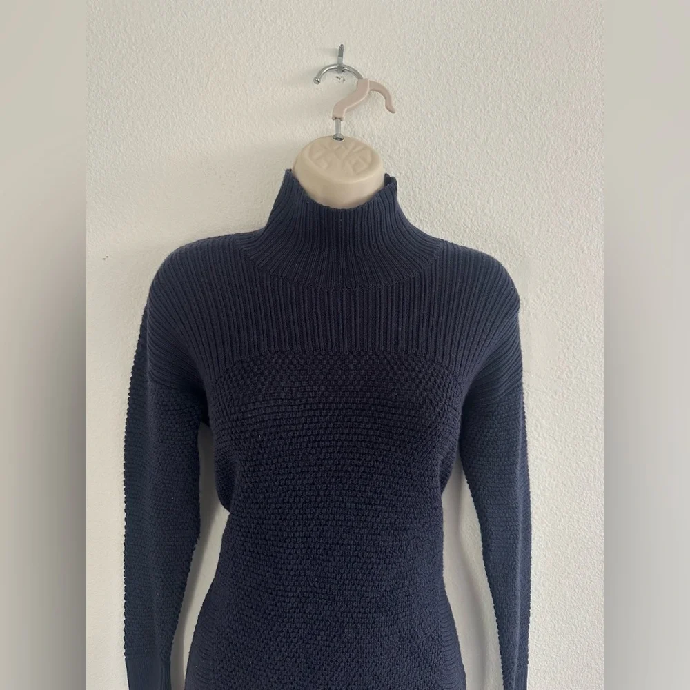 Lululemon Turtleneck Sweater‎ Merino Wool Navy Blue Warm & Restore Womens Sz 6